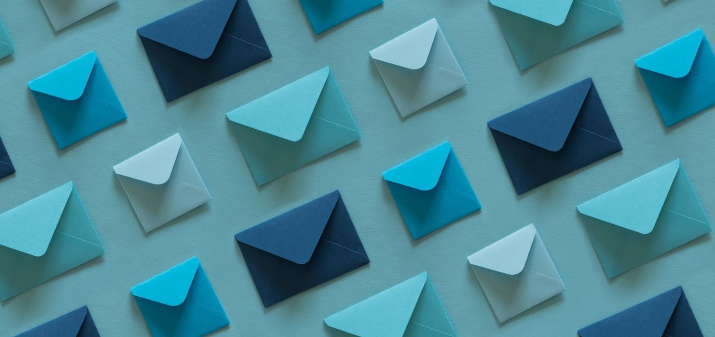 Blaue Briefumschläge